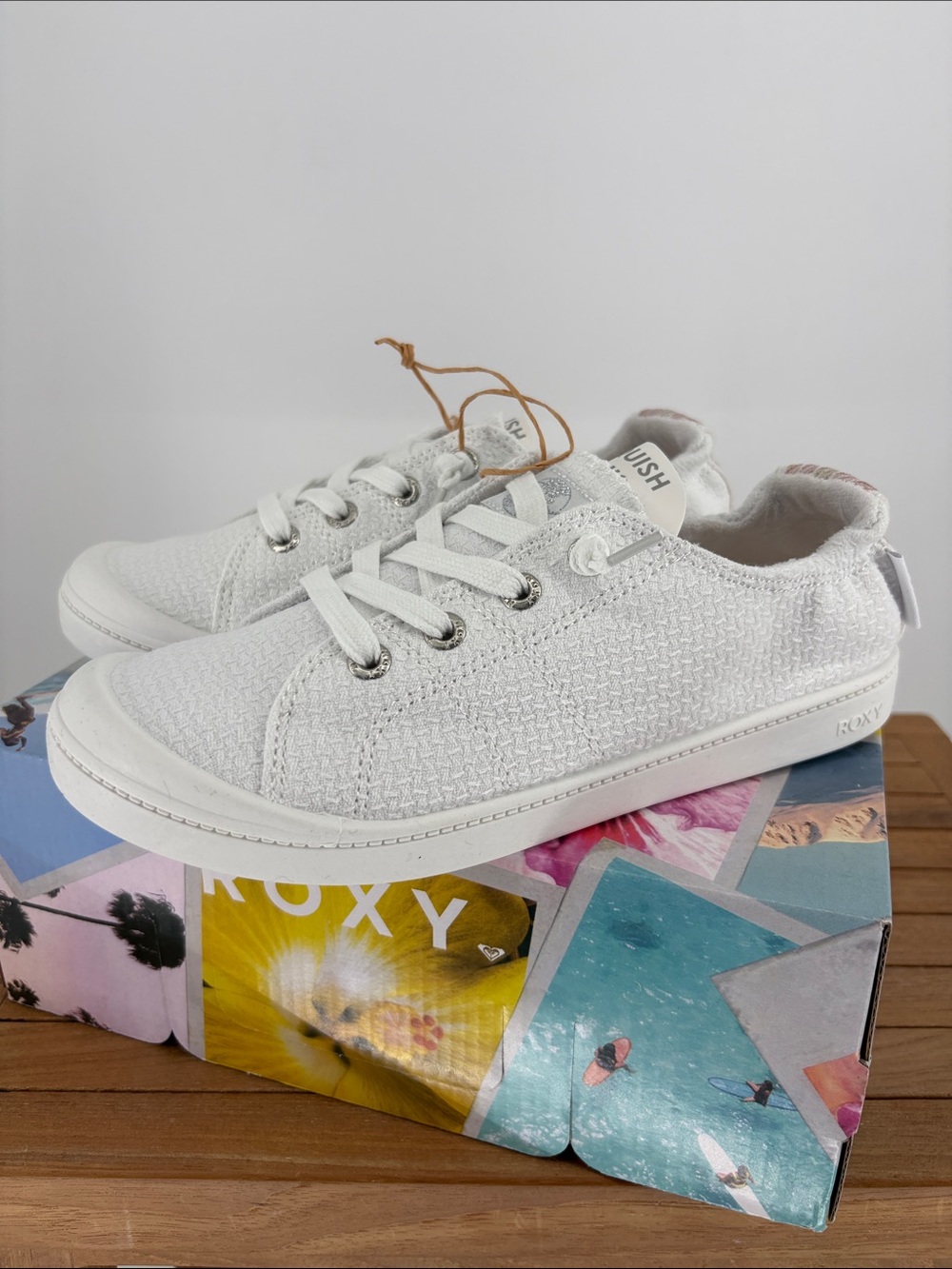 New Women’s Roxy White Lace-Up Knit Sneakers size 7 - Picture 5 of 7
